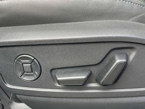Certified 2025 Audi Q5 Premium w/ Convenience Package AWD/4WD image 18