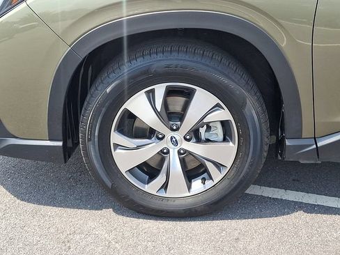 Used 2025 Subaru Ascent Premium AWD/4WD image 8