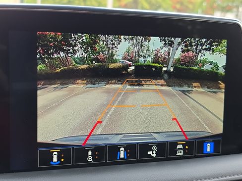 Used 2022 Chevrolet Tahoe Z71 w/ Luxury Package AWD/4WD image 24