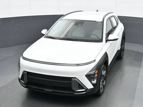 Used 2025 Hyundai Kona SEL FWD image 17