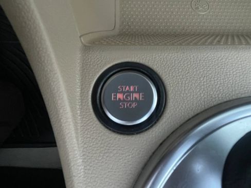 Used 2014 Volkswagen Beetle TDI FWD image 34
