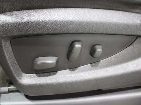 Used 2016 GMC Yukon SLT w/ Open Road Package image 4