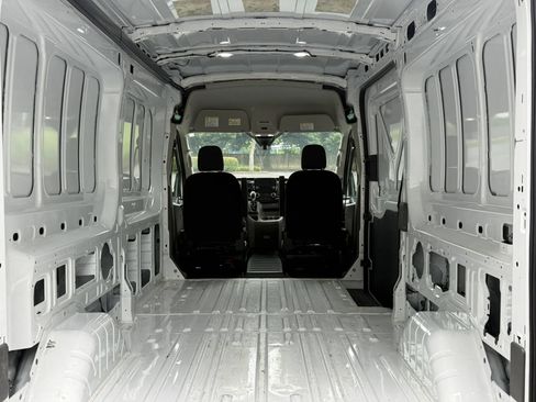 Used 2023 Ford Transit 150 Medium Roof AWD image 3