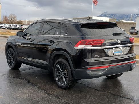 Used 2020 Volkswagen Atlas Cross Sport SE w/ Panoramic Sunroof Package image 4