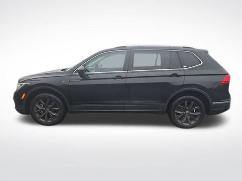 Used 2022 Volkswagen Tiguan SE w/ Panoramic Sunroof Package image 4