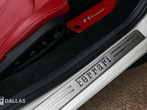 Used 2021 Ferrari F8 Tributo Spider image 35