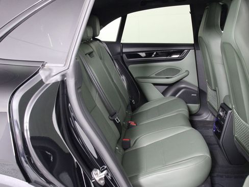 Certified 2025 Porsche Macan 4 Electric AWD/4WD image 30