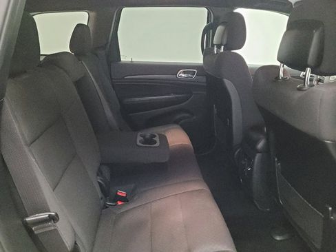 Used 2019 Jeep Grand Cherokee Laredo RWD image 19