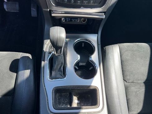 Used 2017 Jeep Grand Cherokee Altitude AWD/4WD image 18