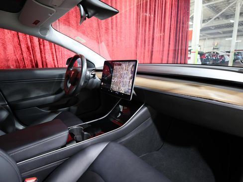 Used 2018 Tesla Model 3 Long Range image 26