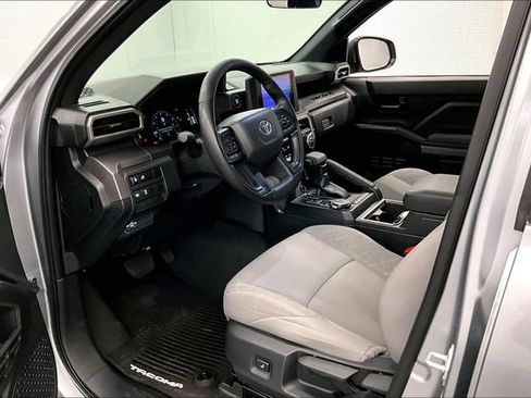 Used 2025 Toyota Tacoma SR5 AWD/4WD image 16