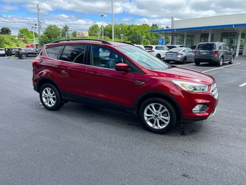 Used 2019 Ford Escape SEL AWD/4WD image 2