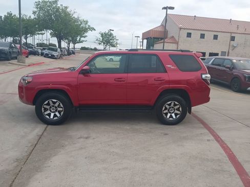 Used 2024 Toyota 4Runner TRD Off-Road image 4