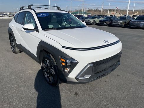 Used 2024 Hyundai Kona SEL image 2