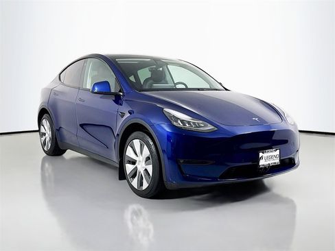 Used 2022 Tesla Model Y Long Range image 3