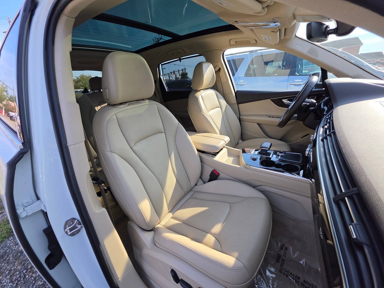 Used 2019 Audi Q7 3.0T Premium Plus w/ Premium Plus Package AWD/4WD image 10