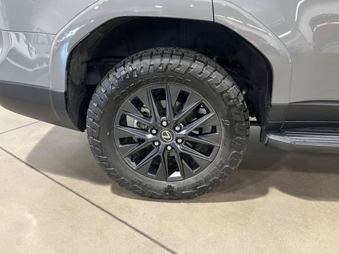 Used 2024 Lexus GX 550 w/ Cold Area Package AWD/4WD image 46