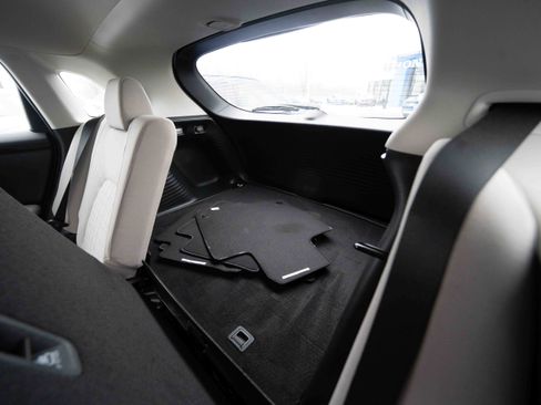 Certified 2023 Honda HR-V LX image 24