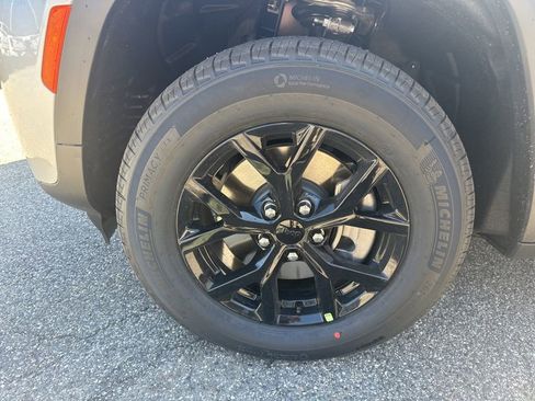 New 2026 Jeep Grand Cherokee L 4WD image 34