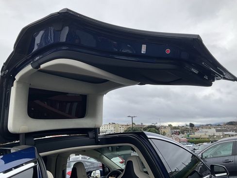 Used 2018 Tesla Model X 100D image 67