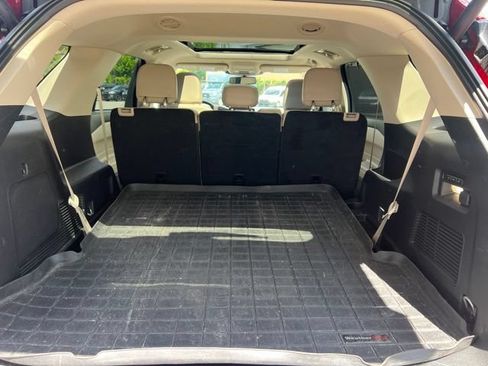 Used 2023 Ford Explorer Limited w/ Equipment Group 301A AWD/4WD image 16