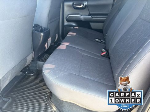 Used 2018 Toyota Tacoma TRD Off-Road w/ Technology Package image 18