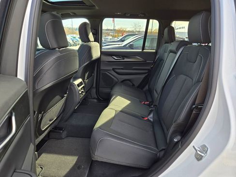 New 2025 Jeep Grand Cherokee Laredo X image 27