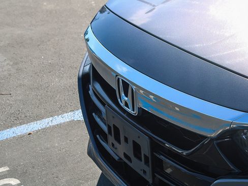 Used 2018 Honda Accord Touring image 6