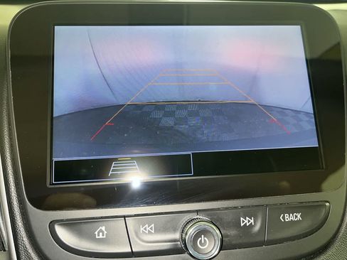 Used 2022 Chevrolet Malibu LT image 19