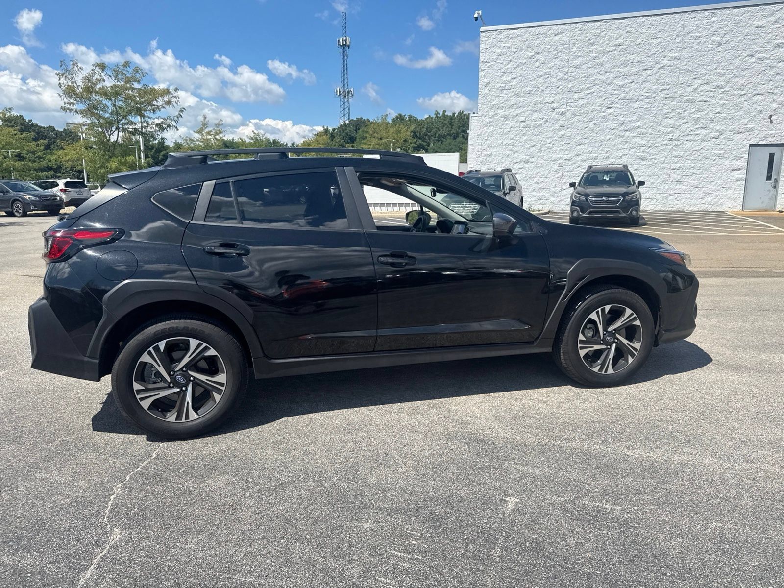 Certified 2025 Subaru Crosstrek 2.5i Premium AWD/4WD image 14