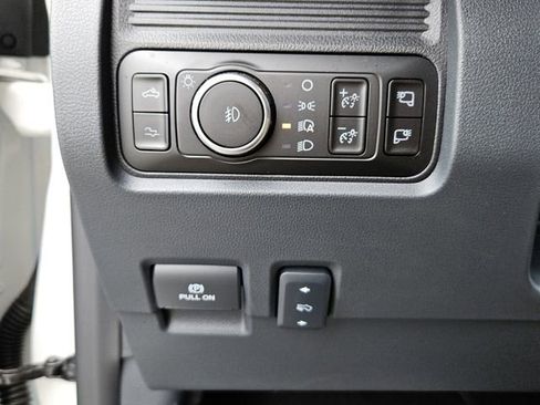 Used 2026 Ford F350 Platinum w/ FX4 Off-Road Package image 16