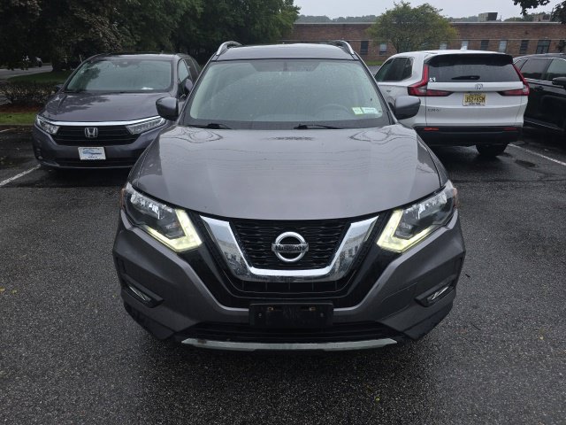 Used 2017 Nissan Rogue SV AWD/4WD image 1
