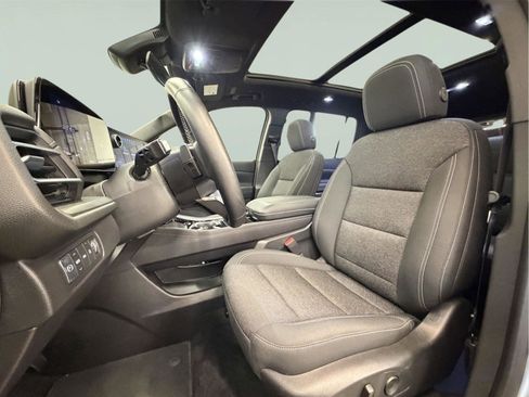 Used 2025 Chevrolet Traverse LT w/ Sun and Wheel Package AWD/4WD image 24