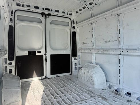Used 2024 RAM ProMaster 2500 w/ Convenience Group FWD image 11