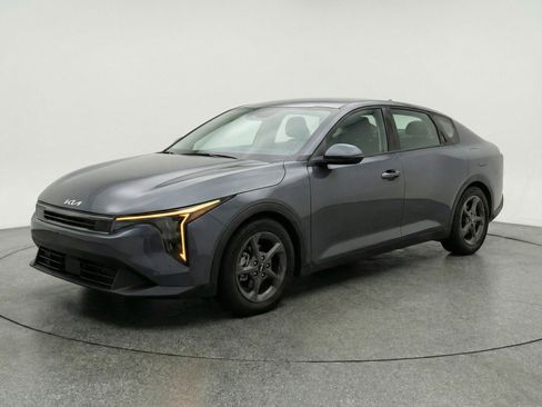 Used 2025 Kia K4 FWD image 3