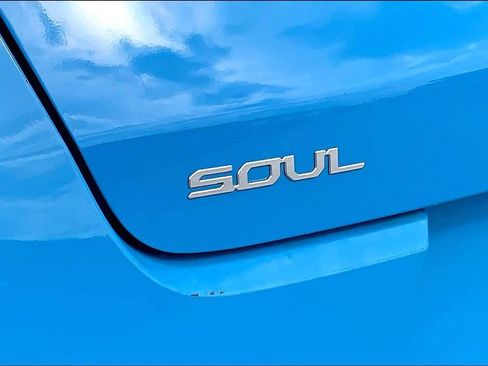 Used 2023 Kia Soul S image 33