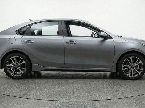 Used 2024 Kia Forte LXS image 11