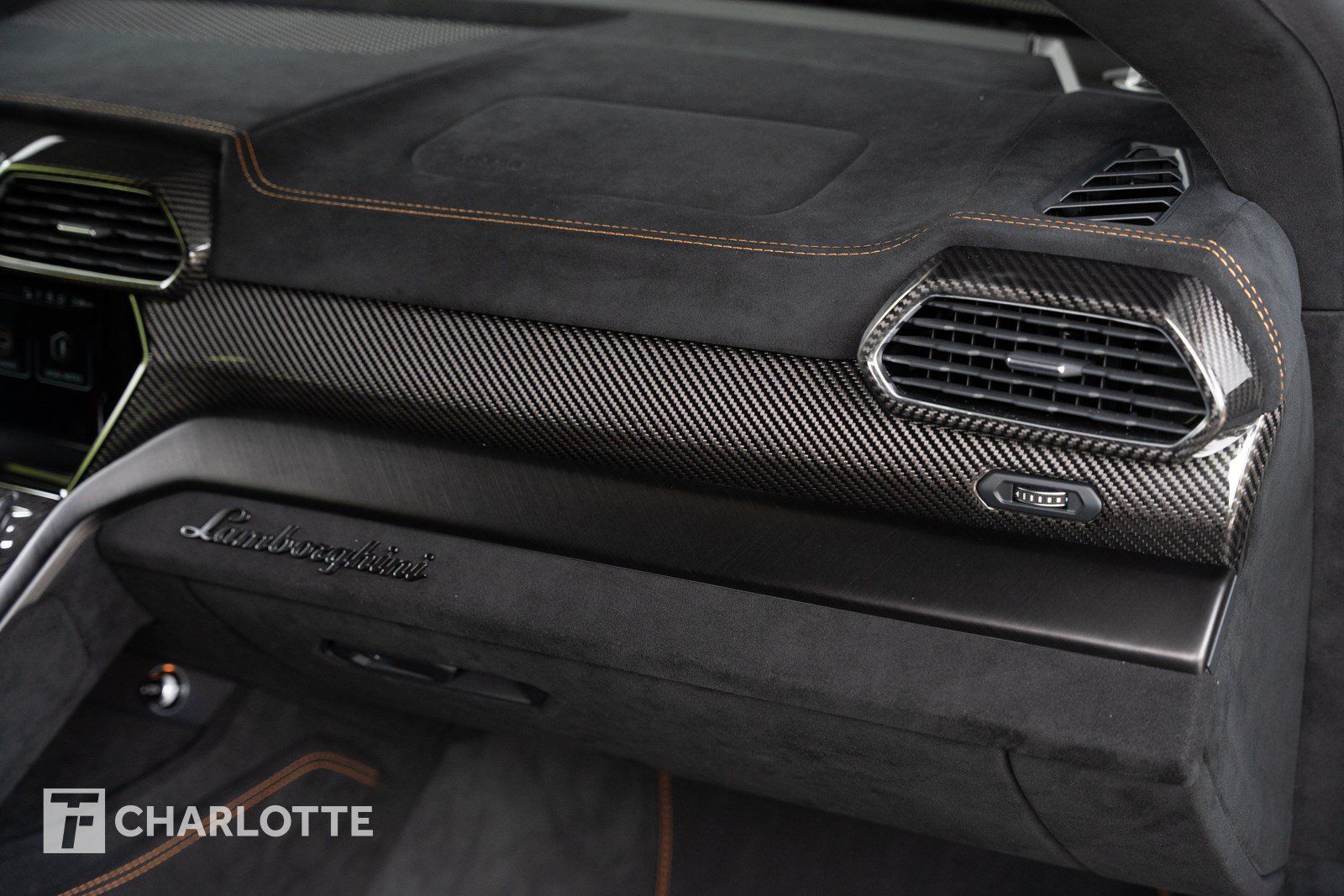 Used 2023 Lamborghini Urus Performante AWD/4WD image 35