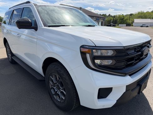 New 2026 Ford Expedition XL AWD/4WD image 1