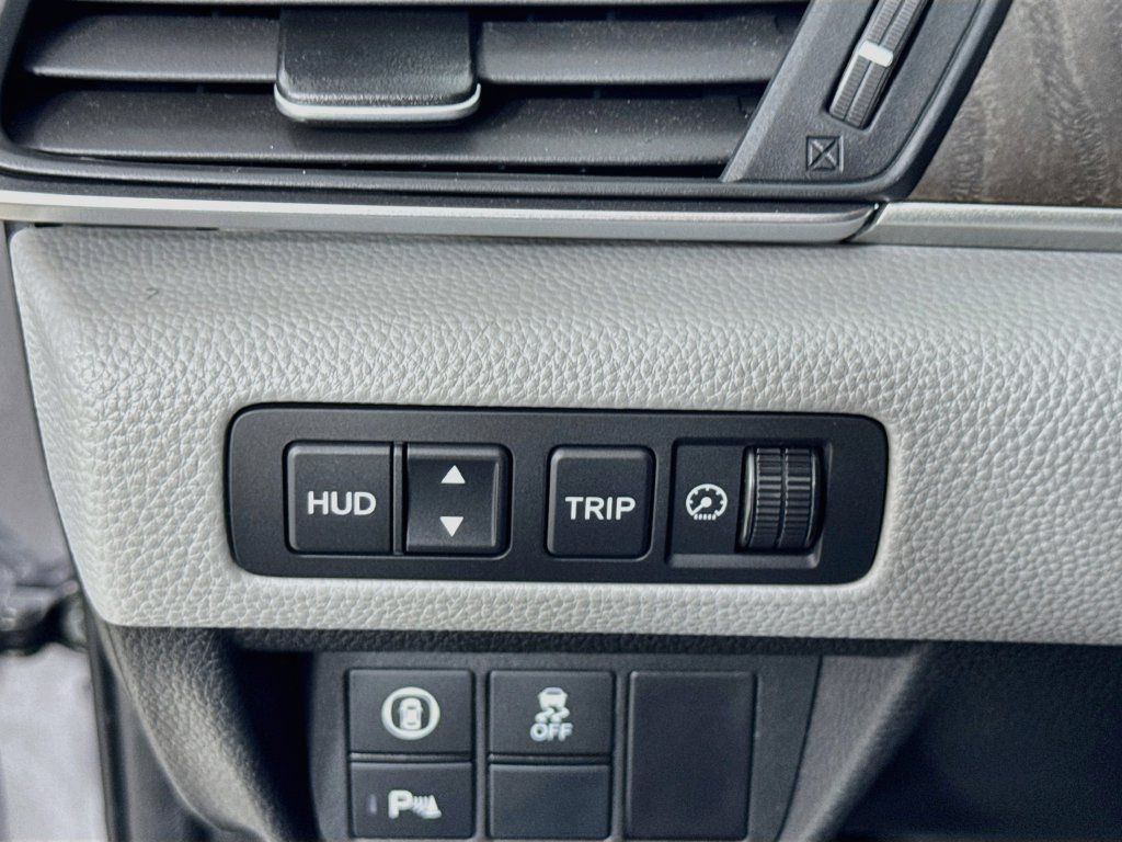 Used 2018 Honda Accord Touring image 13