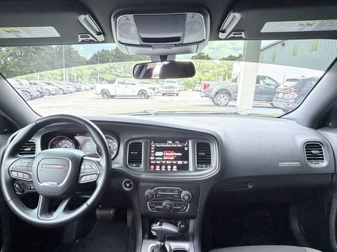 Used 2023 Dodge Charger SXT RWD image 10