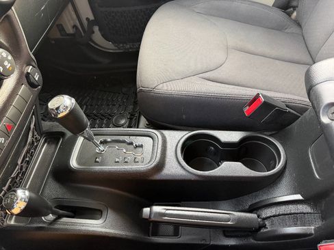 Used 2017 Jeep Wrangler Unlimited Sport image 39