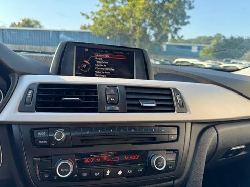 Used 2015 BMW 320i Sedan RWD image 16