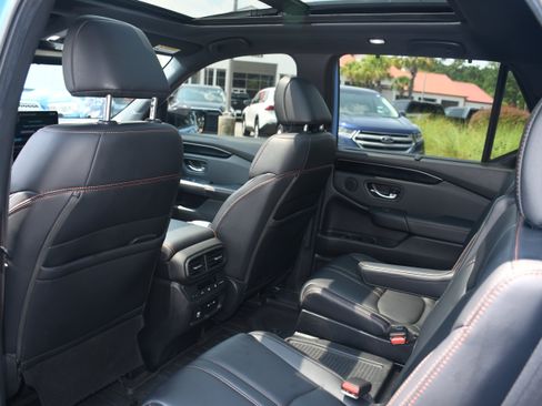 Used 2024 Honda Pilot TrailSport image 17