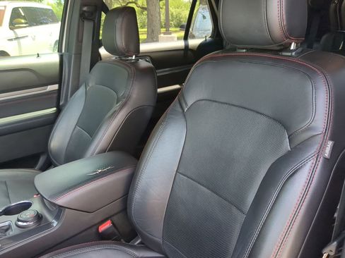 Used 2018 Ford Explorer Sport w/ Equipment Group 401A AWD/4WD image 10