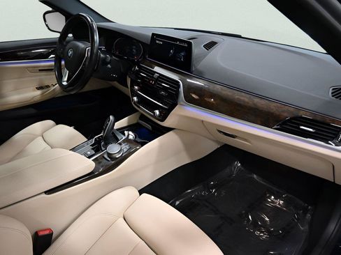 Used 2020 BMW 530i xDrive w/ Convenience Package AWD/4WD image 21
