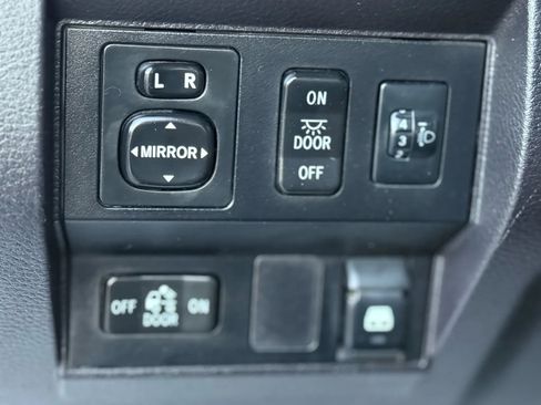 Used 2015 Toyota Tundra Limited image 29