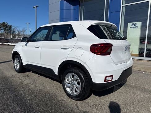 Used 2026 Hyundai Venue SE image 8