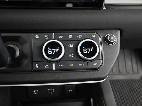 Used 2023 Land Rover Defender 110 X-Dynamic SE image 27