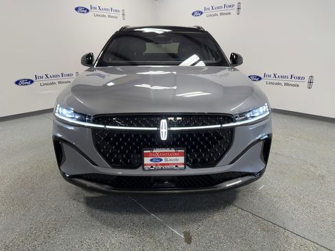 Used 2024 Lincoln Nautilus Reserve w/ Equipment Group 202A image 2